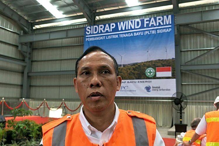 Direktur Pengadaan Startegis PT Perusahaan Listrik Negara (PLN) (Persero) Supangkat Iwan Santoso di Pembangkit Listrik Tenaga Bayu (PLTB) Sidrap, Sulawesi Selatan.