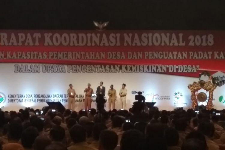 Presiden Joko Widodo menghadiri Rapat Koordinasi Nasional (Rakornas) Program Pembinaan Penyelenggaraan Pemerintahan Desa Pusat dan Daerah Tahun 2018, di Jakarta Internasional Expo, Kemayoran, Jakarta, Senin (14/5/2018) pagi.