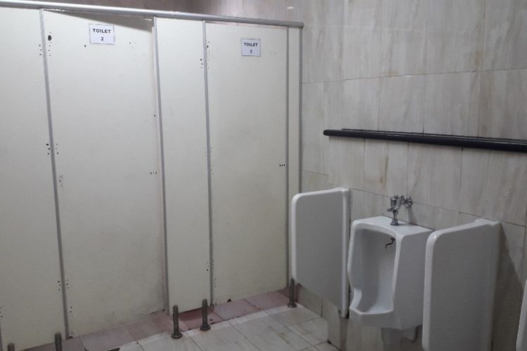 Kondisi toilet di RSUD Koja, Jakarta Utara, yang disebut kotor oleh salah satu anggota DPRD, Jumat (26/10/2018).