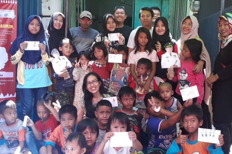 Belasan anak-anak jalanan binaan RPPK menulis surat untuk Gubernur Jawa Barat terpilih Ridwan Kamil, Minggu (19/8/2018).