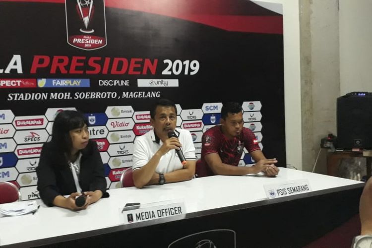 Pelatih PSIS Semarang, Jafri Sastra, pada saat jumpa pers setelah laga melawan Kalteng Putra di Stadion Moch Soebroto, Minggu (10/3/2019).