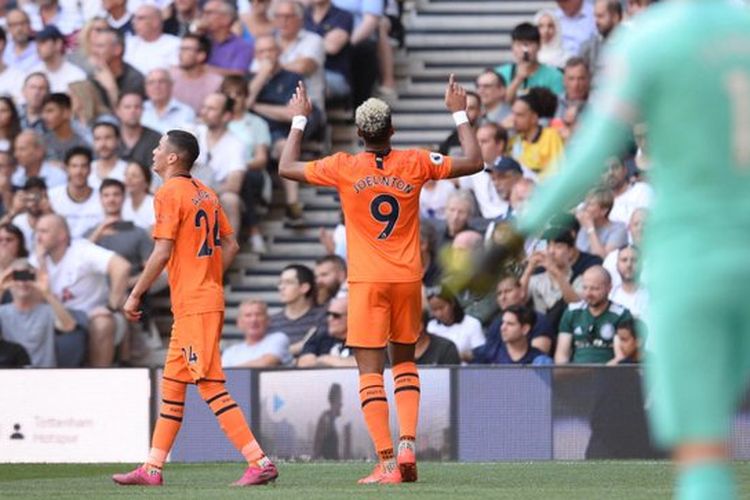 Joelinton merayakan golnya pada pertandingan Tottenham Hotspur vs Newcastle United dalam pekan ke-3 Liga Inggris, 25 Agustus 2019. 