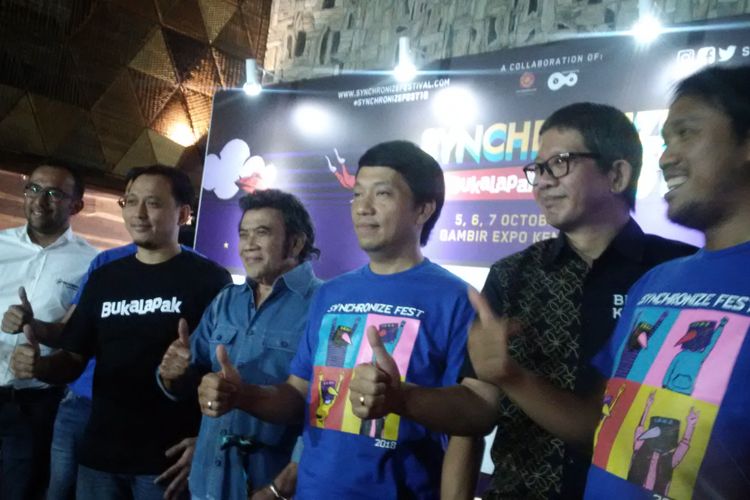 Pihak penyelenggara dan penampil Synchronize Fest dalam jumpa pers di Queen Head, Kemang Raya, Jakarta Selatan, Selasa (25/9/2018).