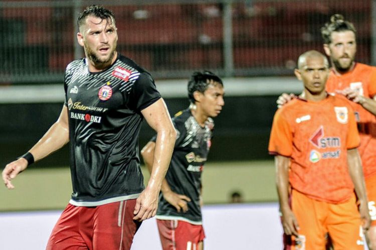 Aksi penyerang Persija Jakarta, Marko Simic, saat menghadapi Borneo FC di pertandingan Grup D Piala Presiden 2018, Rabu (24/2/2018).