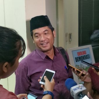Direktur Eksekutif Lingkar Madani (LIMA) Ray Rangkuti saat ditemui kantor PARA Syndicate, Jakarta Selatan, Jumat (17/11/2017).