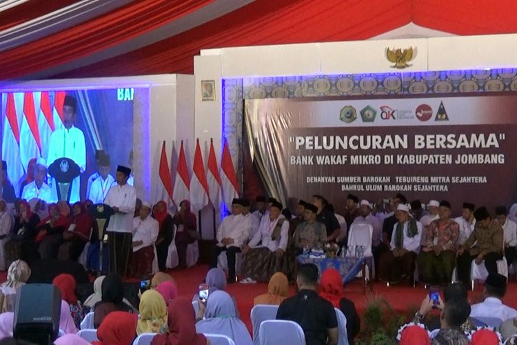 Peluncuran Bank Wakaf Mikro oleh Presiden RI Joko Widodo (Jokowi) di Pesantren Denanyar Jombang, Selasa (18/12/2018).