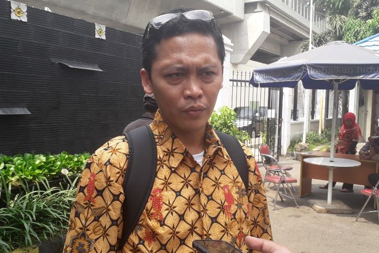 Ketua KPU Kota Jakarta Timur Wage Wardana saat menghadiri rekapitulasi hasil Pemilut tingkat Kota Jakarta Timur, Kamis (16/5/2019).