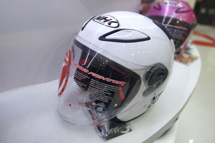 Helm open face dengan harga di bawah Rp 350 ribu di JFK 2019