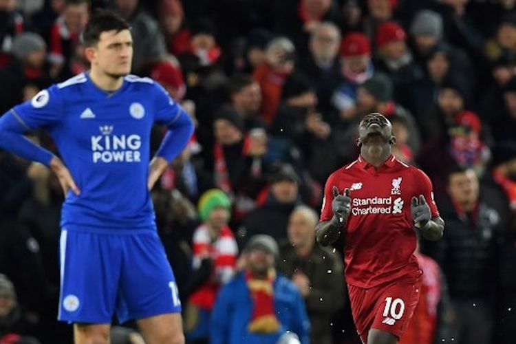 Perbedaan ekspresi antara Harry Maguire dan Sadio Mane yang beres mencetak gol pada pertandingan Liverpool vs Leicester City dalam lanjutan Liga Inggris di Stadion Anfield, 30 Januari 2019. 