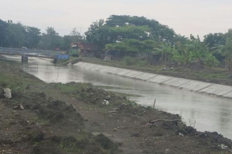Waduk Kedung Ombo, Jawa Tengah, sedang dalam proses pengerjaan perbaikan atau rehabilitasi. Saat ini perkembangan peerbaikan sudah mencapai 35 persen.