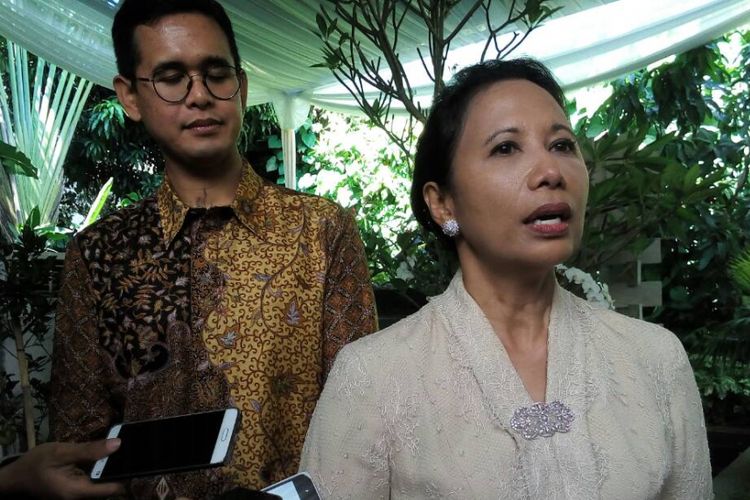 Menteri BUMN Rini Soemarno saat acara open house di Kawasan Patra Kuningan, Jakarta Selatan, Minggu (25/6/2017).