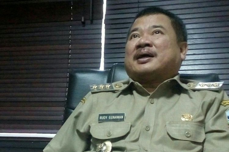 Bupati garut Rudy Gunawan saat ditemui di ruang kerjanya Senin (29/05/2017)