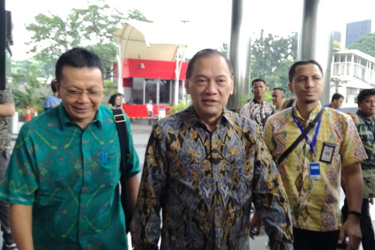 Mantan Menteri Keuangan, Agus Martowardojo di Komisi Pemberantasan Korupsi (KPK), Jumat (17/5/2019).
