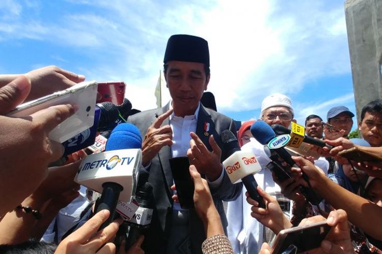 Presiden Joko Widodo mengunjungi pondok pesantren An Nawawi di Balaraja, Serang, Banten, Rabu (14/3/2018).