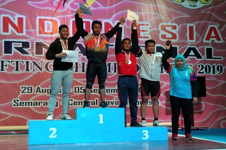 Para peraih medali kelas 81 kg youth putra pada The 2nd Indonesia International Weightlifting Championships 2019.