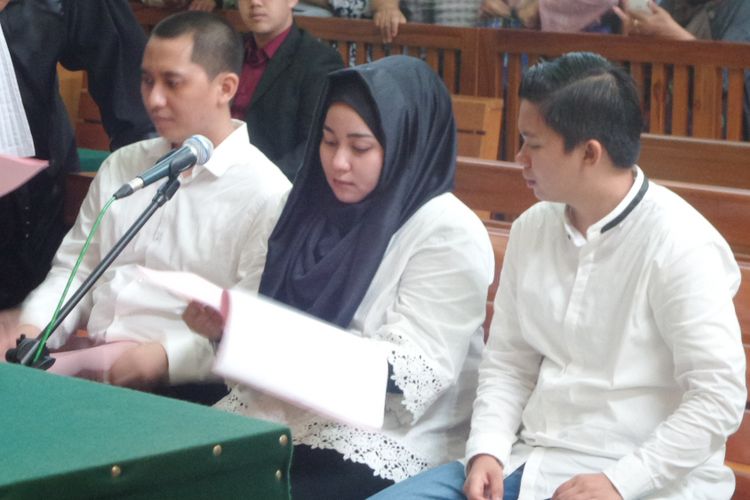 Tiga bos First Travel, Andika Surachman, Anniesa Hasibuan, dan Siti Nuraidah Hasibuan di PN Depok, Rabu (7/3/1018).
