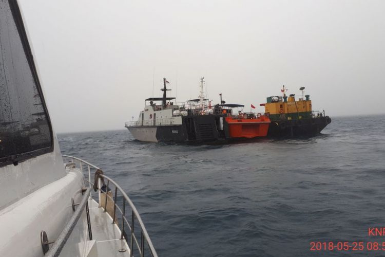 Kapal dari tim gabungan menemukan tongkang yang ditarik Tugboat Pradipta di Perairan Laut Bangka.