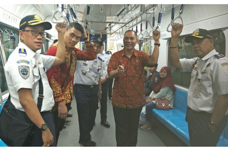 Anggota Komisi V DPR RI Bambang Haryo Soekartono di Stasiun MRT Bunderan HI, Jakarta Pusat, Selasa (2/7/2019).