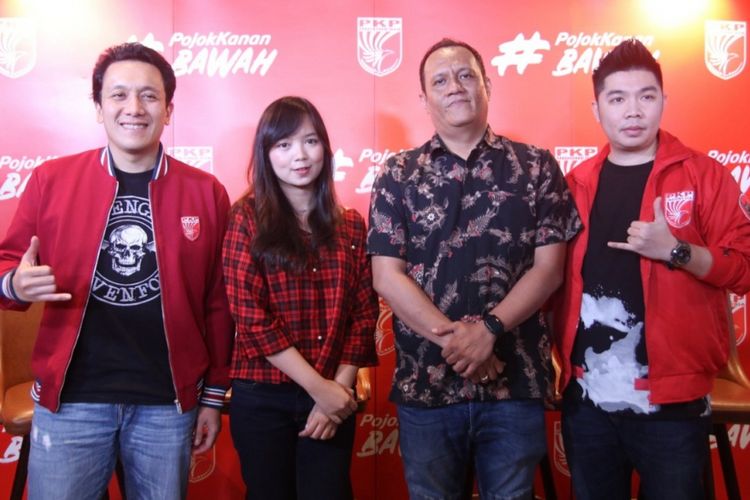 Berpose dari kiri ke kanan, Ketua Umum PKPI Diaz Hendropriyono, atlet dan manager E-sports profesional Monica Carolina, Ketua Divisi E-sports PKPI Yudi Kurniawan, dan Ketua Panitia Penyelenggara IEG Frans Silalahi, pada Selasa (22/1/2019) saat konferensi pers di Jakarta.