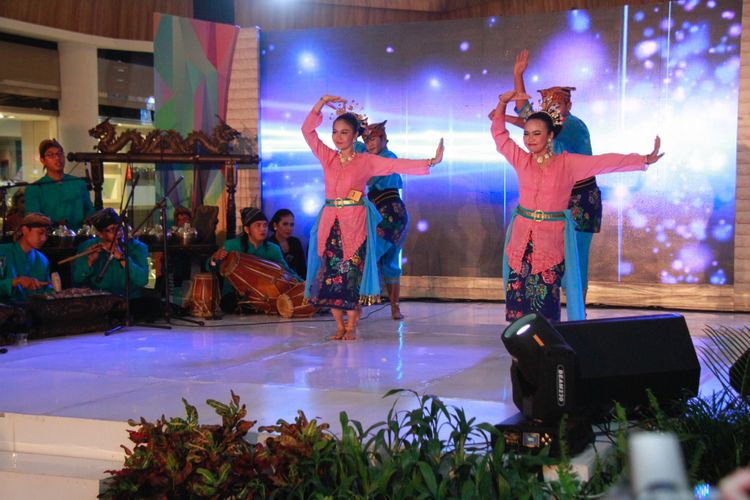 Festival Gambang Semarang 2017 digelar di Ciputra Mal Semarang, Selasa (28/8/2017).  Festival seni tahun ini diikuti 50 group tari.