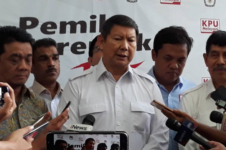 Badan Pemenangan Nasional (BPN) Prabowo-Sandiaga mendatangi kantor KPU, Menteng, Jakarta Pusat, Senin (11/3/2019).