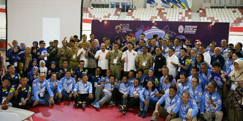 Pengurus Besar Ikatan Sepeda Sport Indonesia (PB ISSI) selaku panitia pelaksana mengadakan pembukaan test venue balap sepeda track di Velodrome Rawamangun, Selasa (24/07/2018). 
