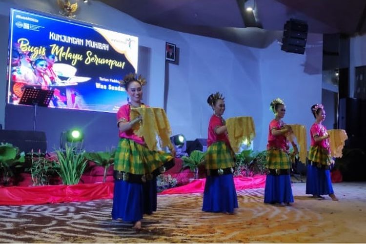 Salah satu tarian yang ditampilan dalam event Kunjungan Muhibah Bugis Melayu Serumpun di Kota Batam, Sabtu (27/4/2019).