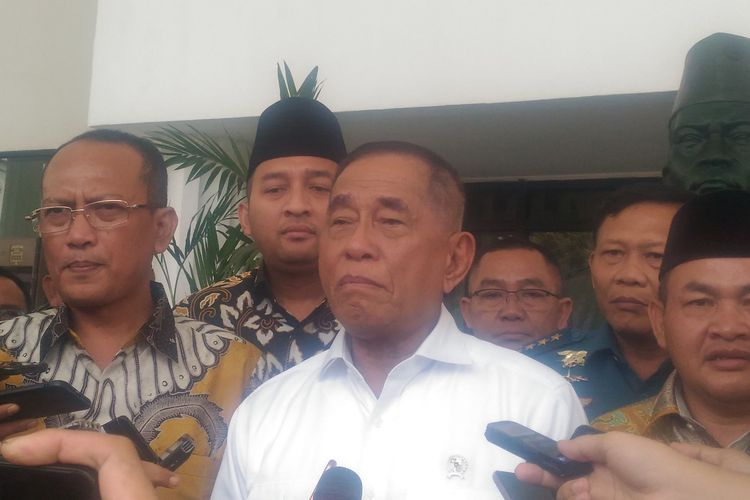 Menteri Pertahanan (Menhan), Ryamizard Ryacudu saat ditemui di kantor Kemenhan, Jakarta Pusat, Selasa (9/7/2019). 