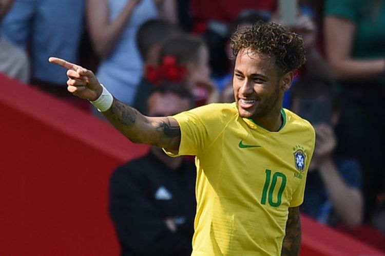 Penyerang Brasil, Neymar dan jersey Nike-nya.
