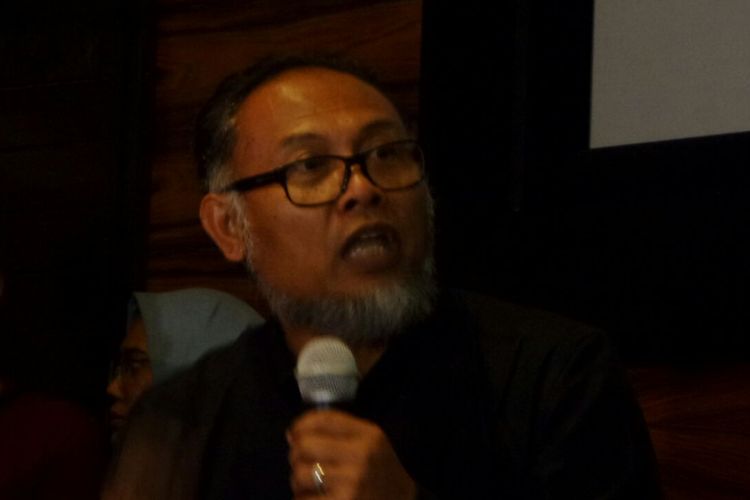 Mantan pimpinan Komisi Pemberantasan Korupsi (KPK) Bambang Widjojanto dalam sebuah acara diskusi di Kemang, Jakarta Selatan, Jumat (10/11/2017).