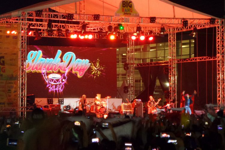 Slank menggelar konser hari ulang tahun ke-34 di JIExpo Kemayoran, Jakarta Pusat, Selasa (26/12/2017).