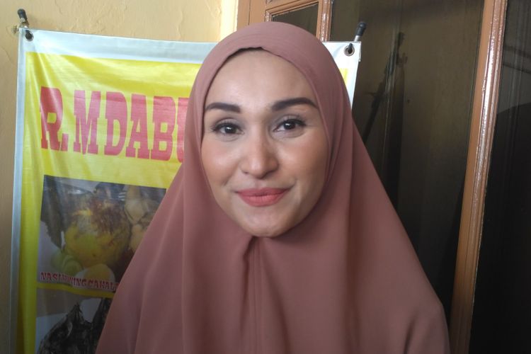 Artis peran Rita Hasan saat ditemui di rumah makan miliknya di kawasan Condet, Jakarta Timur, Selasa (11/9/2018).