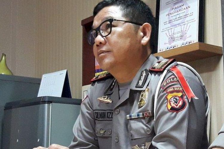 Mantan Kapolsek Pasirwangi AKP Sulman Aziz mencabut keterangannya yang menyebut Kapolres Garut perintahkan untuk memenangkan Jokowi-Maruf, di Mapolda Metro Jabar, Bandung, Jawa Barat, Senin (1/4/2019).