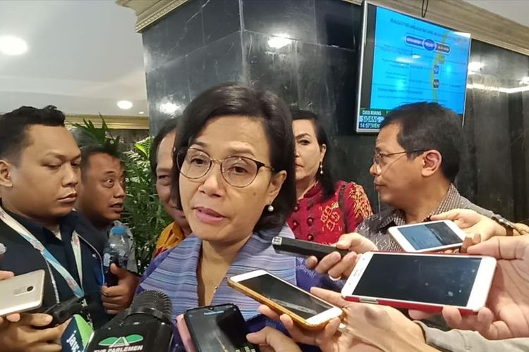 Menteri Keuangan Sri Mulyani saat menghadiri rapat konsultasi Anggaran Pagu Indikatif DPR Tahun 2020 di Gedung DPR Jakarta, Kamis (20/6/2019).