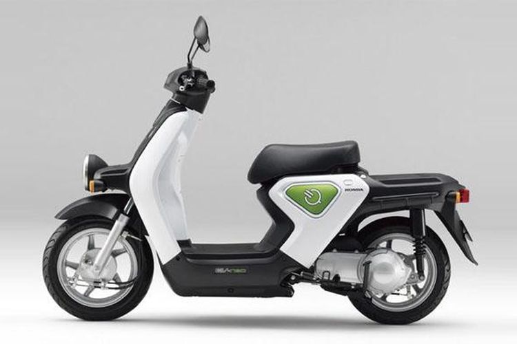 Sepeda motor listrik Honda yang diperkenalkan pada 2010.