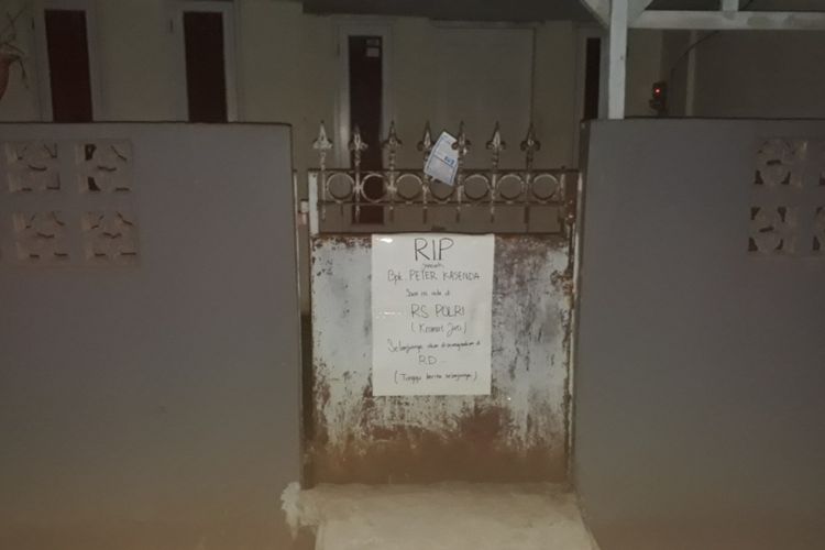 Kediaman Ahli sejarah UI Peter Kasenda yang ditemukan tewas di Kamarnya, Pondok Gede, Kota Bekasi, Senin (10/9/2018).