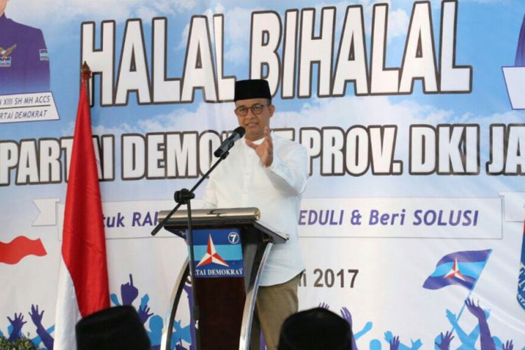 Gubernur terpilih DKI Jakarta Anies Baswedan saat menghadiri acara halal bi halal DPD Partai Demokrat DKI Jakarta di kawasan Bambu Apus, Cipayung, Jakarta Timur, Sabtu (15/7/2017).