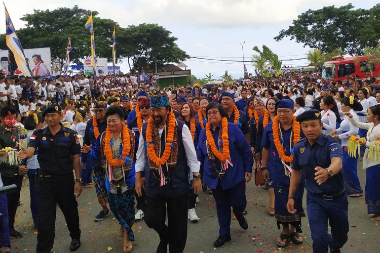 Ketua Umum NasDem Surya Palloh saat menghadiri Deklarasi Akbar Komando Pemenangan Jokowi-Maruf Amin Partai NasDem Wilayah Provinsi Bali di Karangasem, Bali pada Minggu (7/4/2018). 