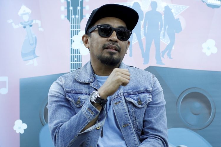 Penyanyi Glenn Fredly saat wawancara di kantor redaksi Kompas.com, Jakarta, Selasa (19/9/2017). Ia tengah mempersiapkan konser bertajuk Tanda Mata Glenn Fredly untuk Slank 30 September 2017 mendatang. 