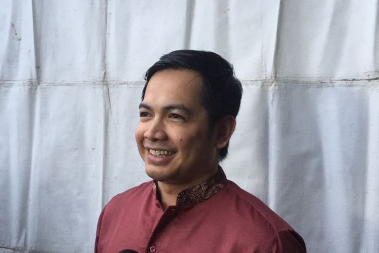 Tommy Kurniawan berpose dalam sebuah acara di Lapangan Blok S, Kebayoran Baru, Jakarta Selatan, Sabtu (26/5/2018).