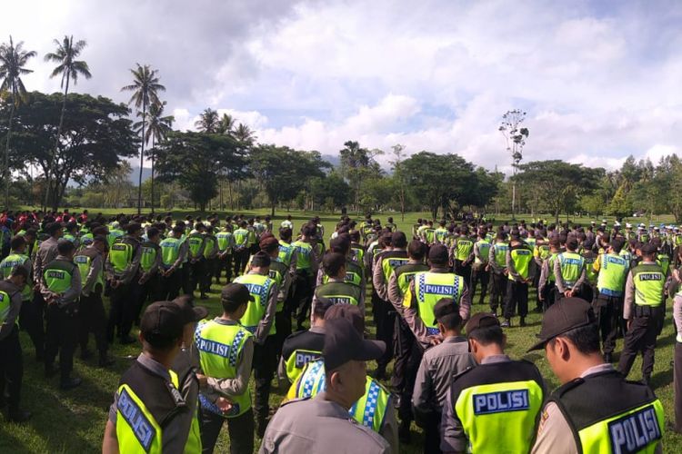 Gelar pengamanan untuk Bank Jateng Borobudur Marathon 2018, di Candi Borobudur, Sabtu. (17/11/2018). Sebanyak 1.581 personil gabungan amankan perhelatan ini pada Minggu (18/11/2018).