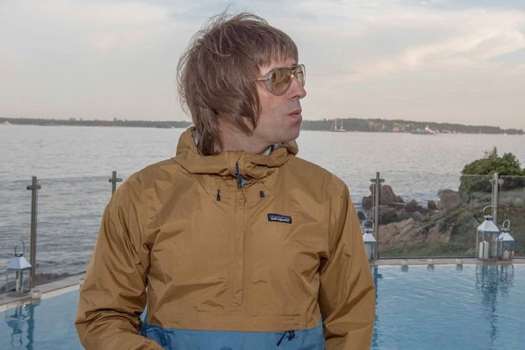 Liam Gallagher dalam film dokumenter Supersonic, yang mengisahkan band Oasis.
