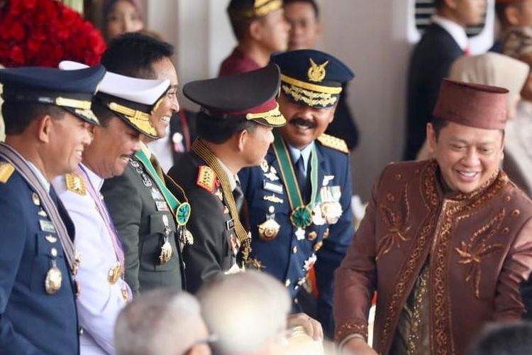 Ketua DPR RI Bamsoet usai mengikuti upacara Proklamasi 17 Agustus, di Istana Negara, Jakarta, Sabtu (17/08/19).