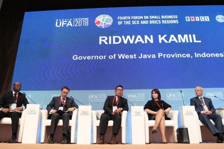 Gubenur Jawa Barat Ridwan Kamil tampil sebagai Pembicara Kehormatan pada Fourth Forum on Small Business of the SCO and BRICS Regions di Ufa – Bashkortostan Rusia, pada Kamis (18/10/18) siang waktu setempat. Program-program Jabar dinilai humanitarian dan mengundang apresiasi forum.