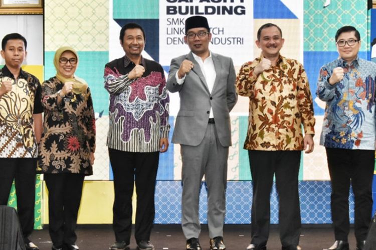 Gubernur Jawa Barat Ridwan Kamil saat membuka kegiatan Capacity Building  SMK di Gedung Sate, Jalan Diponegoro, Kamis (29/8/2019).