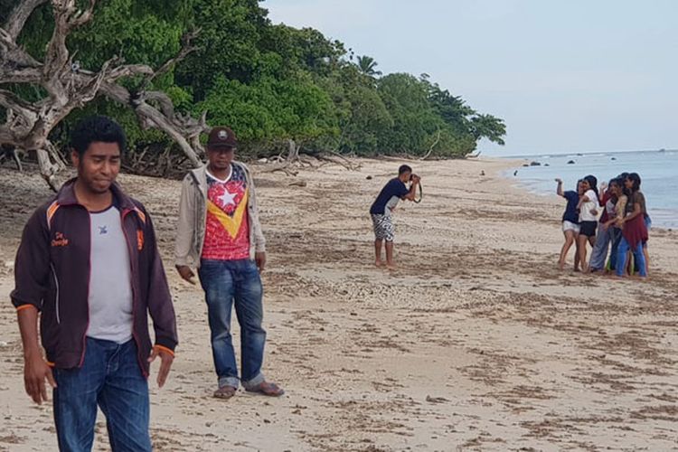 Pantai Doreng di Desa Nenbura, Kecamatan Bola, Kabupaten Sikka, Flores, Nusa Tenggara Timur, Sabtu (27/4/2019).