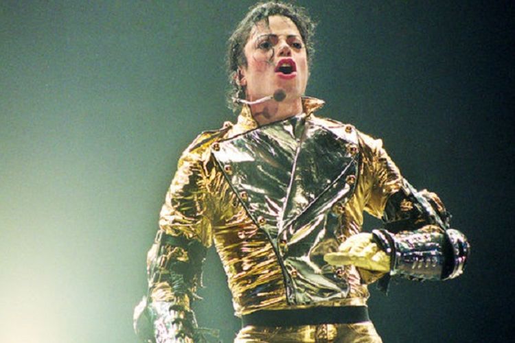 Michael Jackson saat tampil di konser tur dunianya bertajuk HIStory di Stadion Ericsson Stadium, Auckland, New Zealand, pada 10 November 1996.