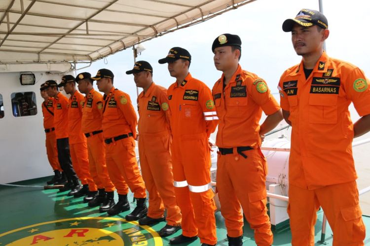 Tim Basarnas Palembang, menuju ke lokasi sungai Kong di OKI, untuk melakukan evakuasi terhadap kapal speedboat yang karam