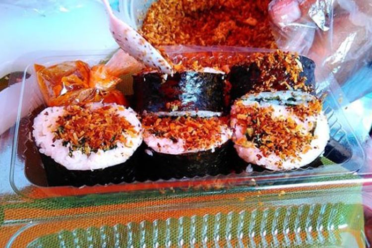 Isian Sushi Seger atau Sushi Sego Pager dari Desa Godhong, Grobogan, Jawa Tengah.