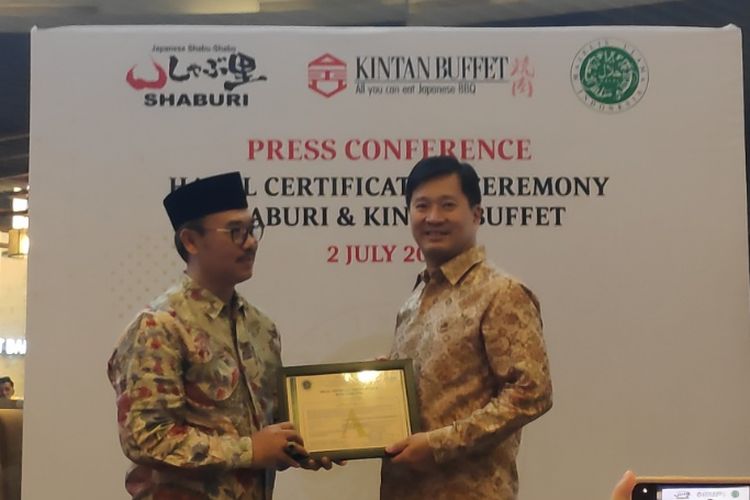 Penandatanganan setrtidikat halal dari restoran Shaburi dan Kintan Buffet Indonesia.